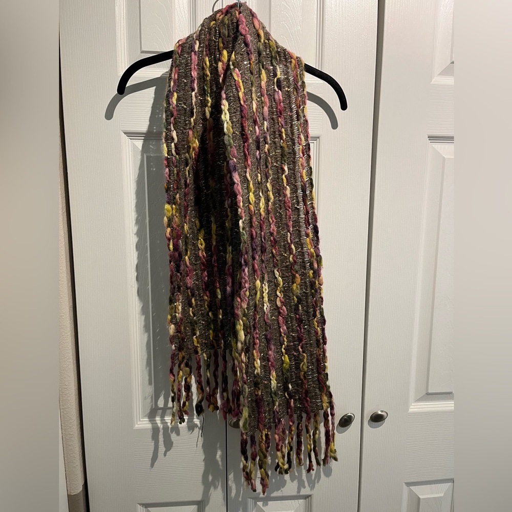 Madison 88 New York City sparkly scarf